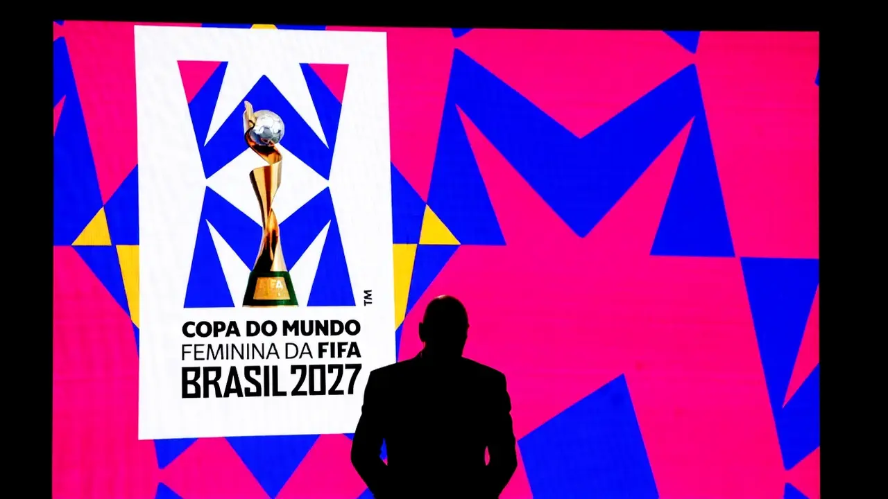 FIFA revela marca da Copa do Mundo Feminina 2027 em Copacabana