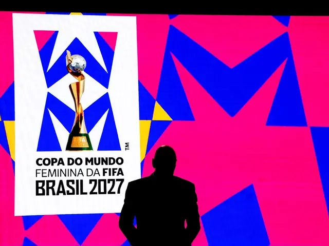 FIFA revela marca da Copa do Mundo Feminina 2027 em Copacabana